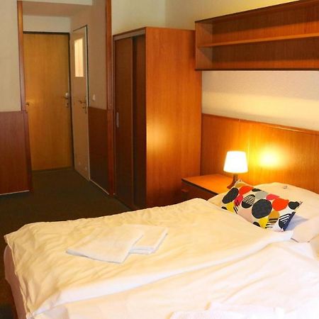 Hotel Maredis Rero โกเชนอฟ ภายนอก รูปภาพ